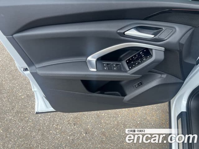 Audi Q5 2025 — Фото 12/20