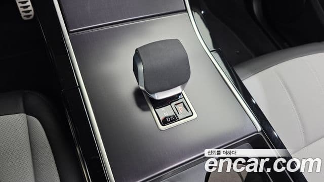 Land Rover Range Rover Evoque 2026 — Фото 13/20