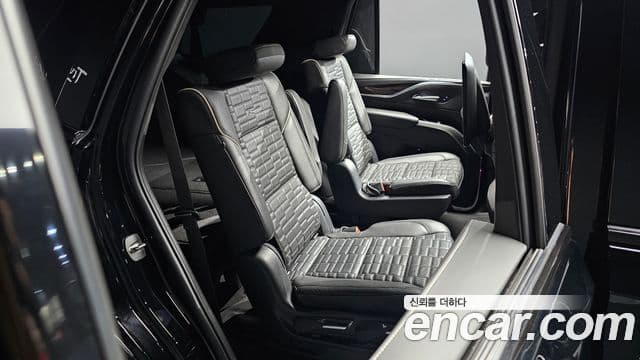 Cadillac Escalade 2022 — ფოტო 11/20