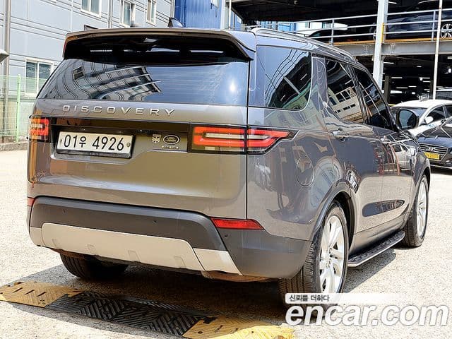 Land Rover Discovery 5 2018 — ფოტო 1/20