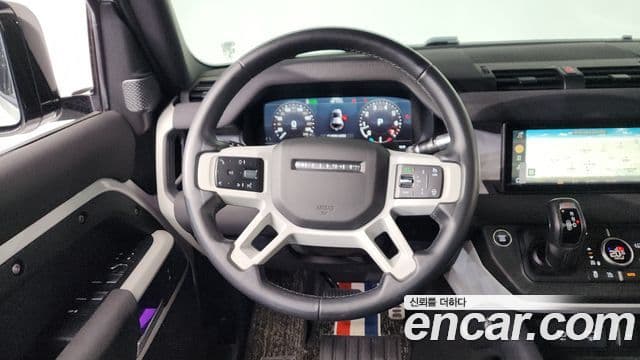 Land Rover Defender 2022 — Фото 14/20
