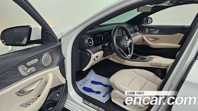 Mercedes-Benz E-Class 2022 — ფოტო 10/20