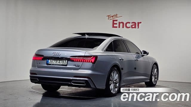 Audi A6 2021 — Фото 1/20