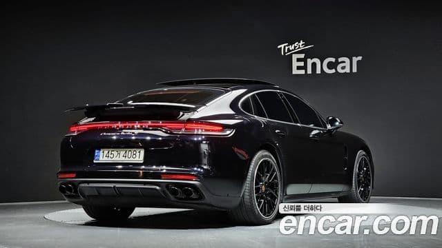 Porsche Panamera 2021 — Фото 1/19