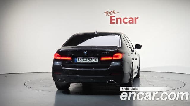BMW 5 Series 2022 — ფოტო 4/20