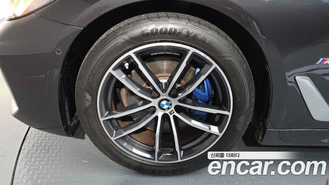 BMW 5 Series 2022 — ფოტო 5/20