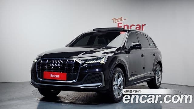 Audi Q7 2021 — Фото 1/20