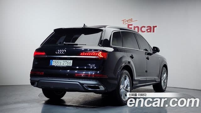 Audi Q7 2021 — Фото 2/20