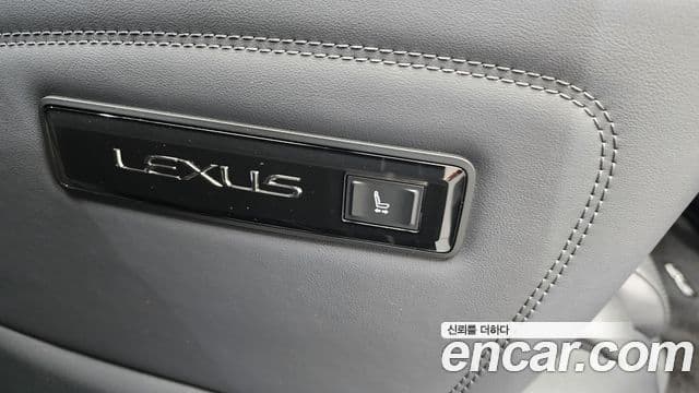 Lexus LM 2025 — Фото 19/20