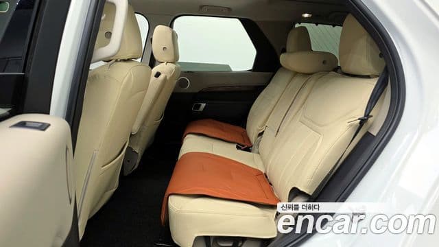 Land Rover Discovery 5 2018 — Şəkil 12/20