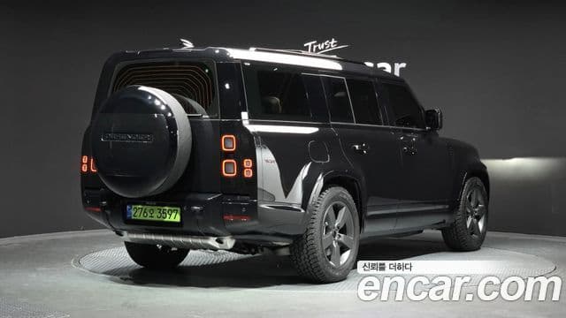 Land Rover Defender 2026 — фото 2 из 20