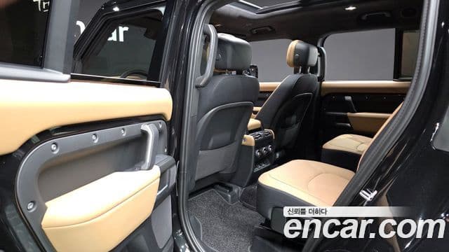 Land Rover Defender 2026 — фото 11 из 20