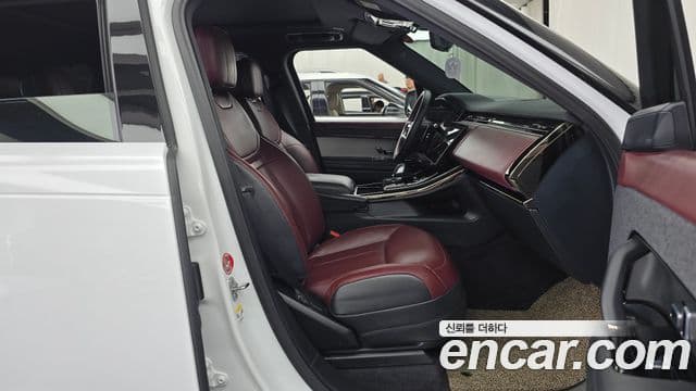 Land Rover Range Rover Sport 2024 — Фото 11/20