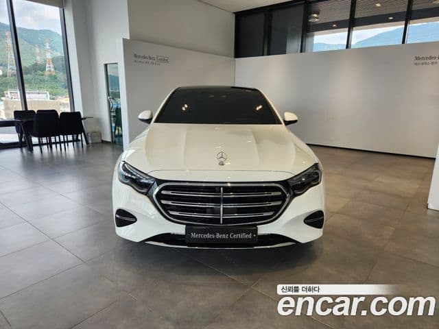 Mercedes-Benz E-Class 2025 — ფოტო 6/20