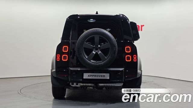 Land Rover Defender 2026 — Фото 6/20