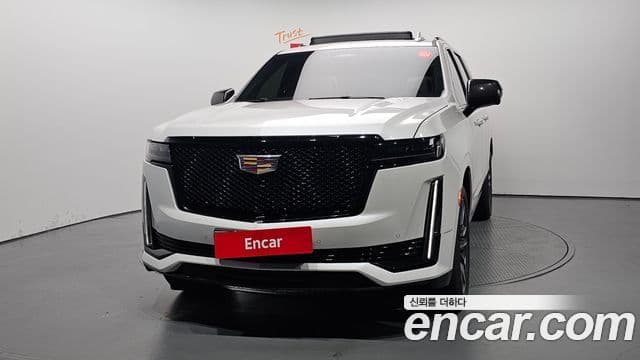 Cadillac Escalade 2023 — Фото 2/20