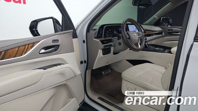 Cadillac Escalade 2023 — Фото 10/20
