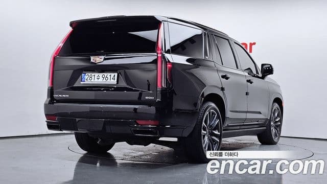 Cadillac Escalade 2023 — Фото 2/20