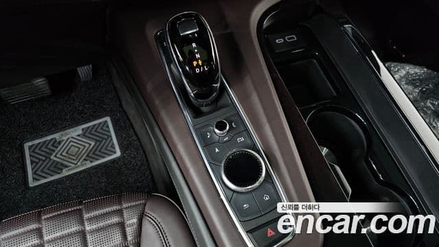 Cadillac Escalade 2023 — Фото 9/20