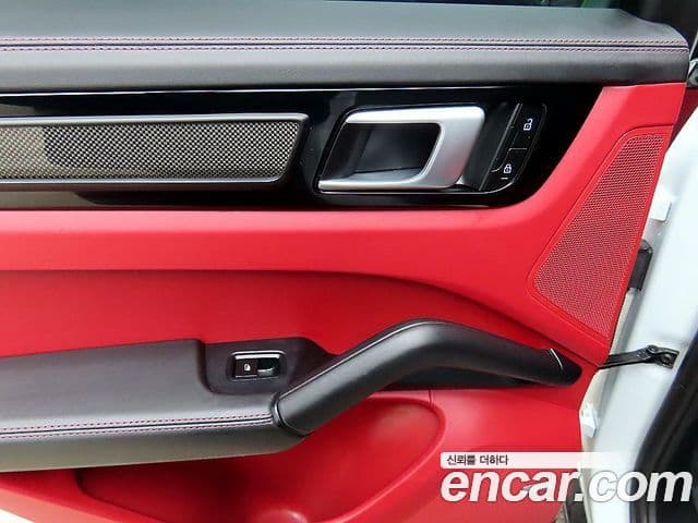 Porsche Cayenne 2022 — Фото 19/20