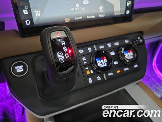 Land Rover Defender 2025 — Фото 13/20
