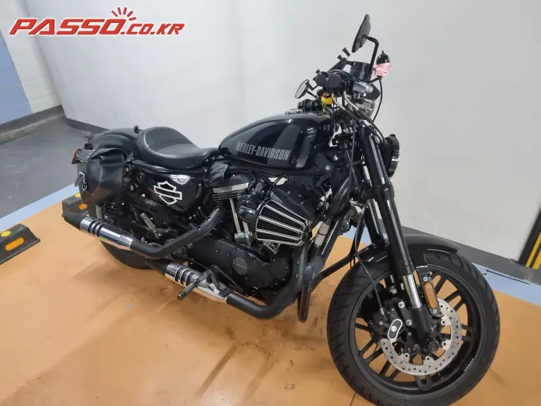 Harley-Davidson Sportster 1200 Roadster