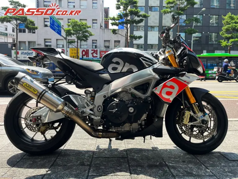 Aprilia Tuono V 4 1100 Factory