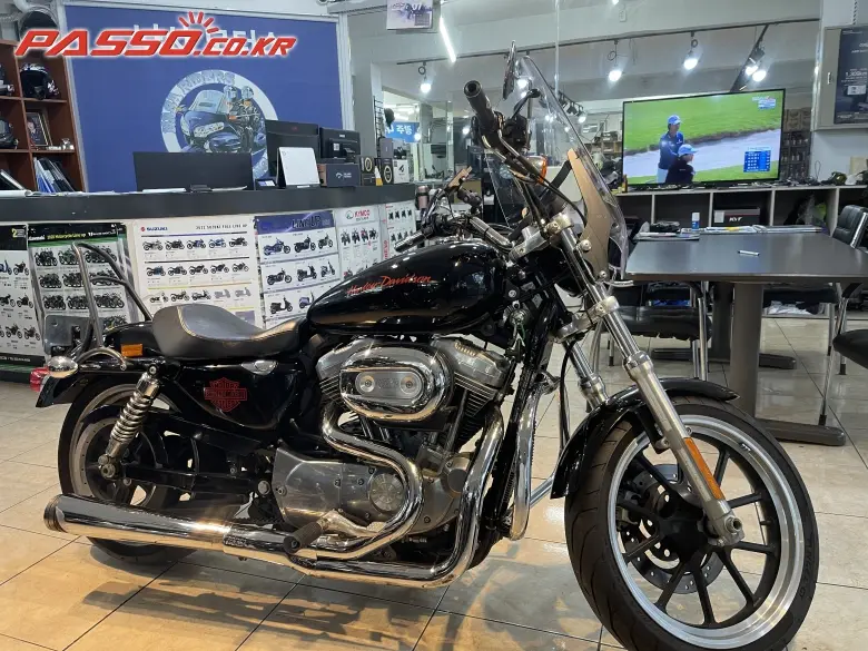 Harley-Davidson 883 SuperLow