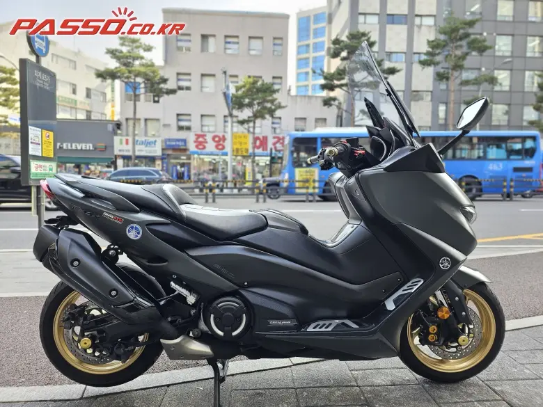 Yamaha TMAX 560