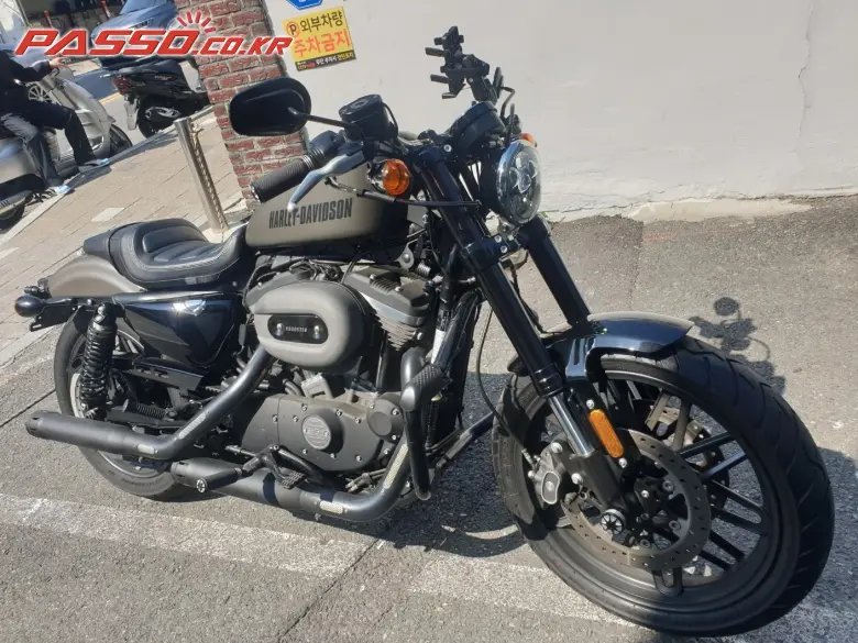 Harley-Davidson Roadster 1200