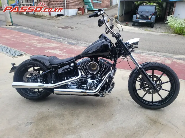 Harley-Davidson Breakout