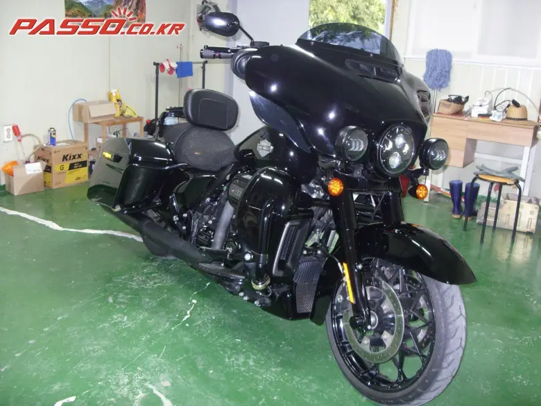 Harley-Davidson Street Glide Special