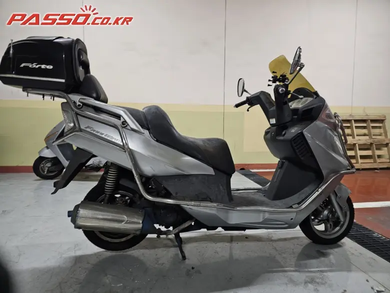 DNA Motors / Daelim Freewing 125