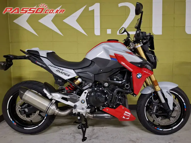 BMW F 900 R