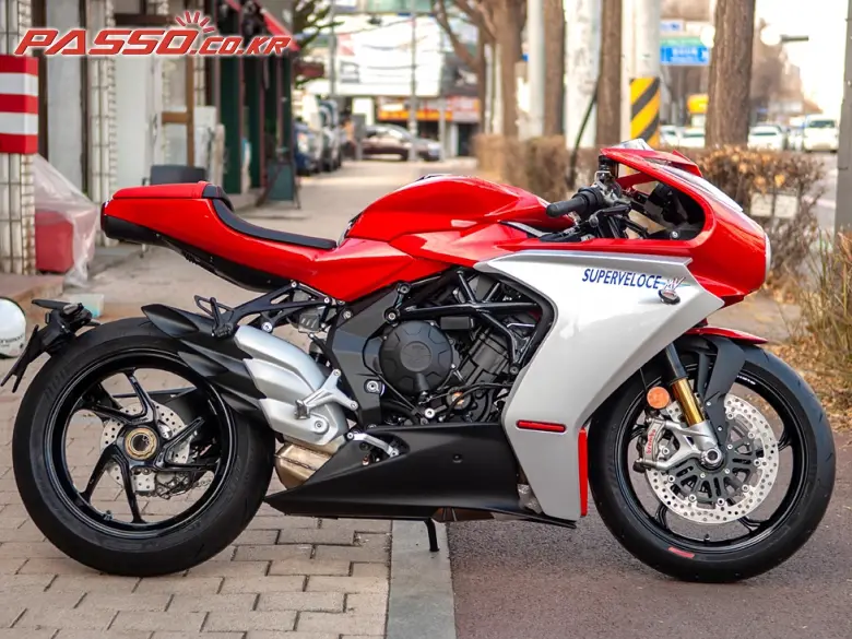 MV Agusta Superveloce 800