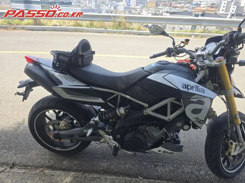 Aprilia Dorsoduro 750