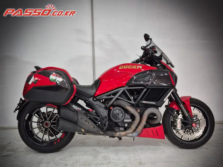 Ducati Diavel Dark