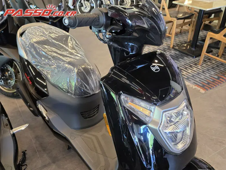 DNA Motors / Daelim M-Boy 125