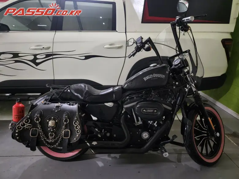 Harley-Davidson 883 Custom