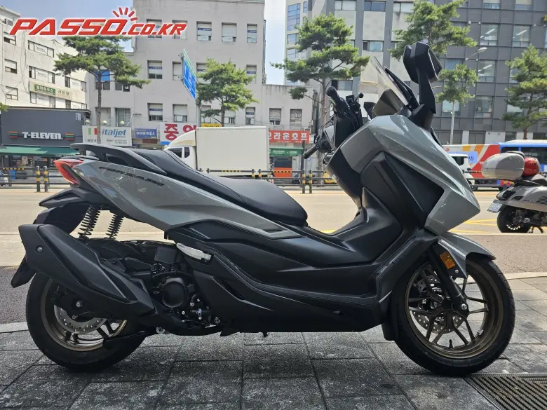 Honda Forza 350