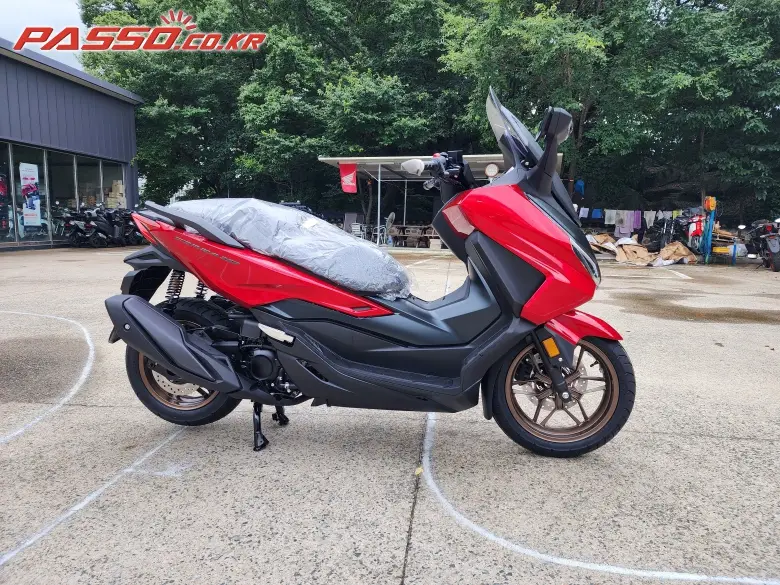 Honda Forza 350