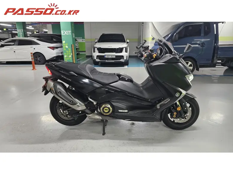 Yamaha TMAX DX