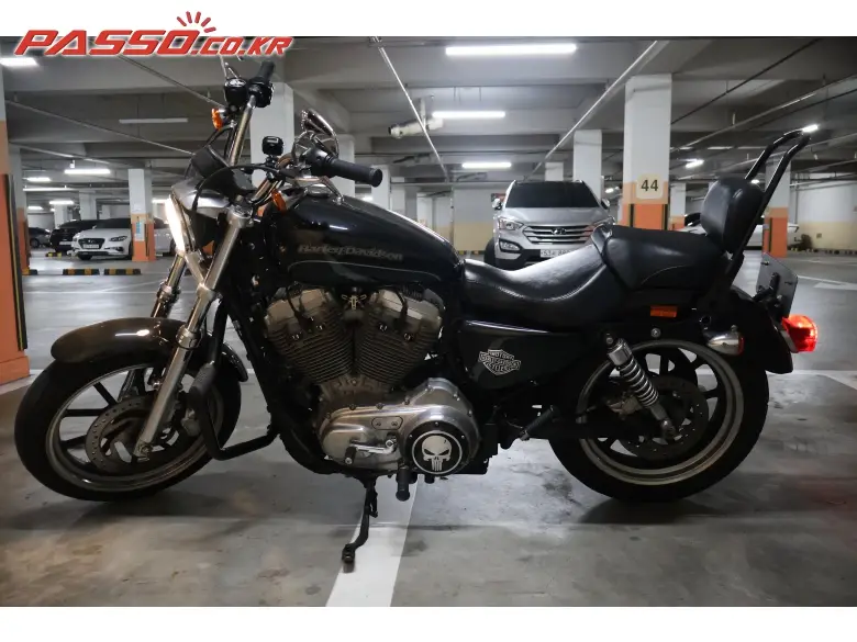 Harley-Davidson 883 SuperLow