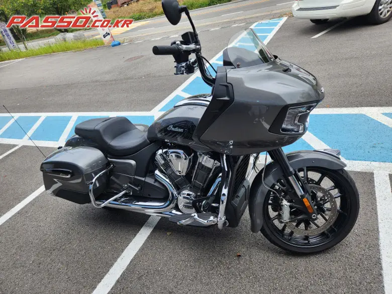 Indian Motorcycle Challenger