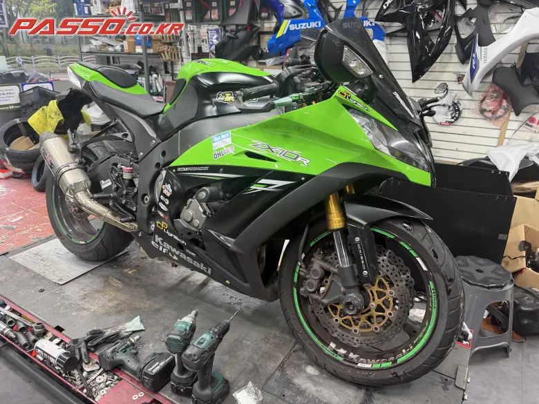Kawasaki Ninja 10 R