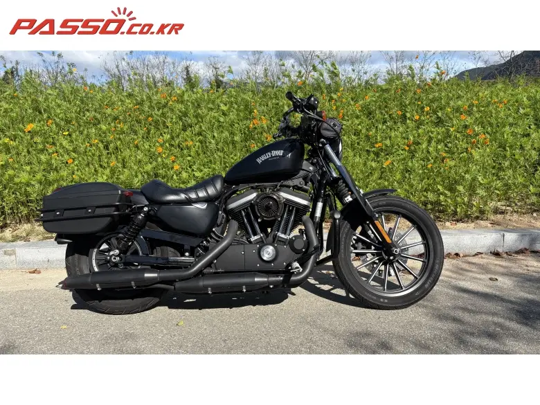 Harley-Davidson 883