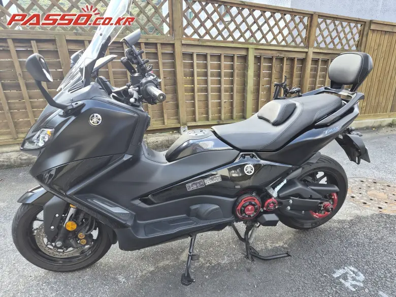 Yamaha TMAX 560