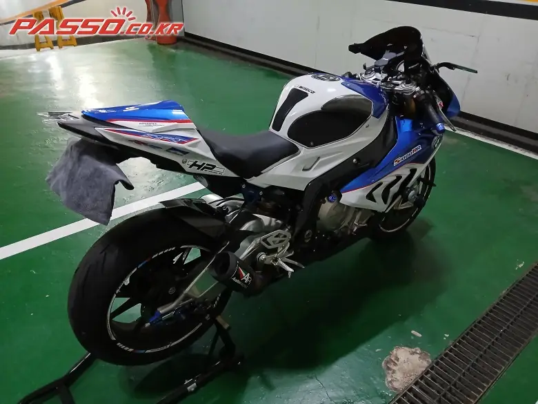 BMW S 1000 RR