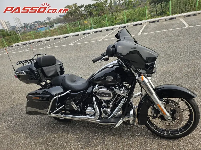 Harley-Davidson Street Glide Special
