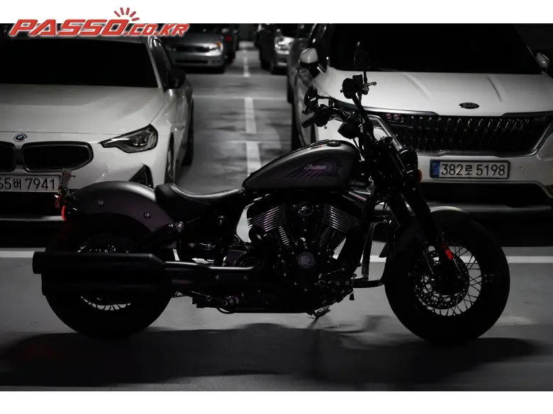 Indian Motorcycle Chief Bobber Dark Horse